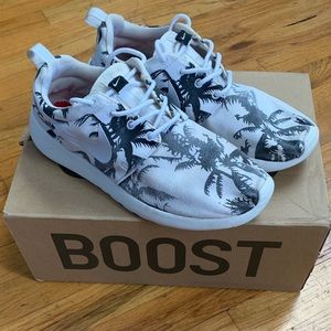 NIKE ROSHE RUN PALM TREES WHITE